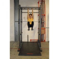 CAGE A SQUAT